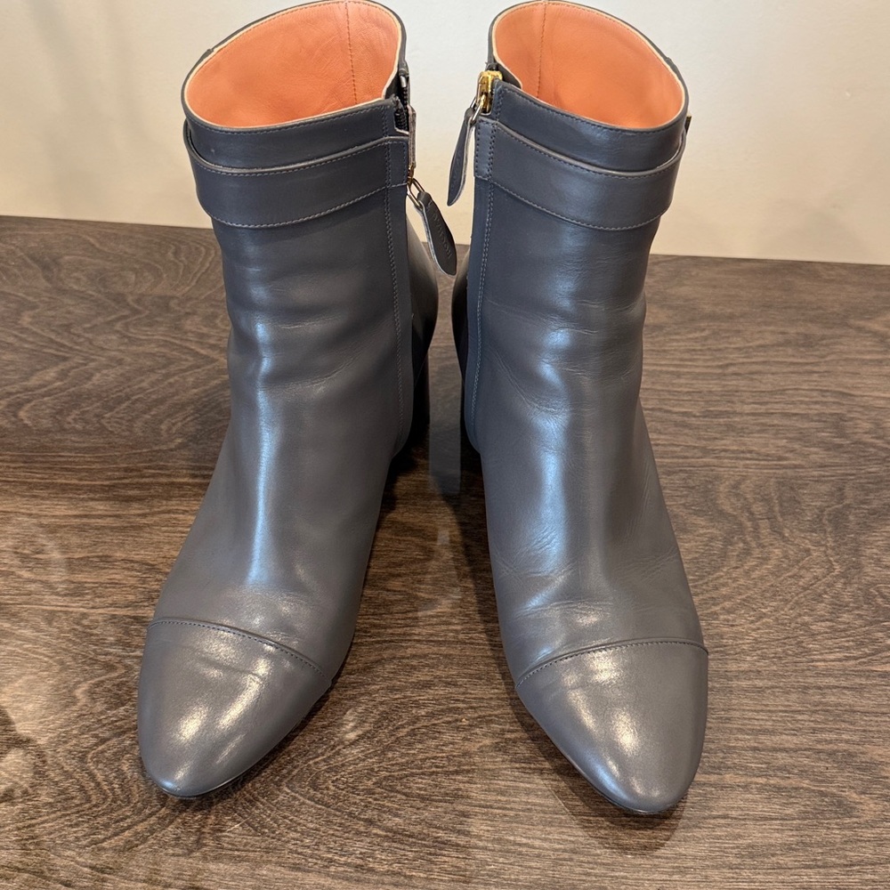 Rochas Grey  Leather Ankle Boots. Authentic